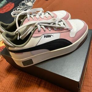 Puma Women's Sneakers in Pink, White, and Black